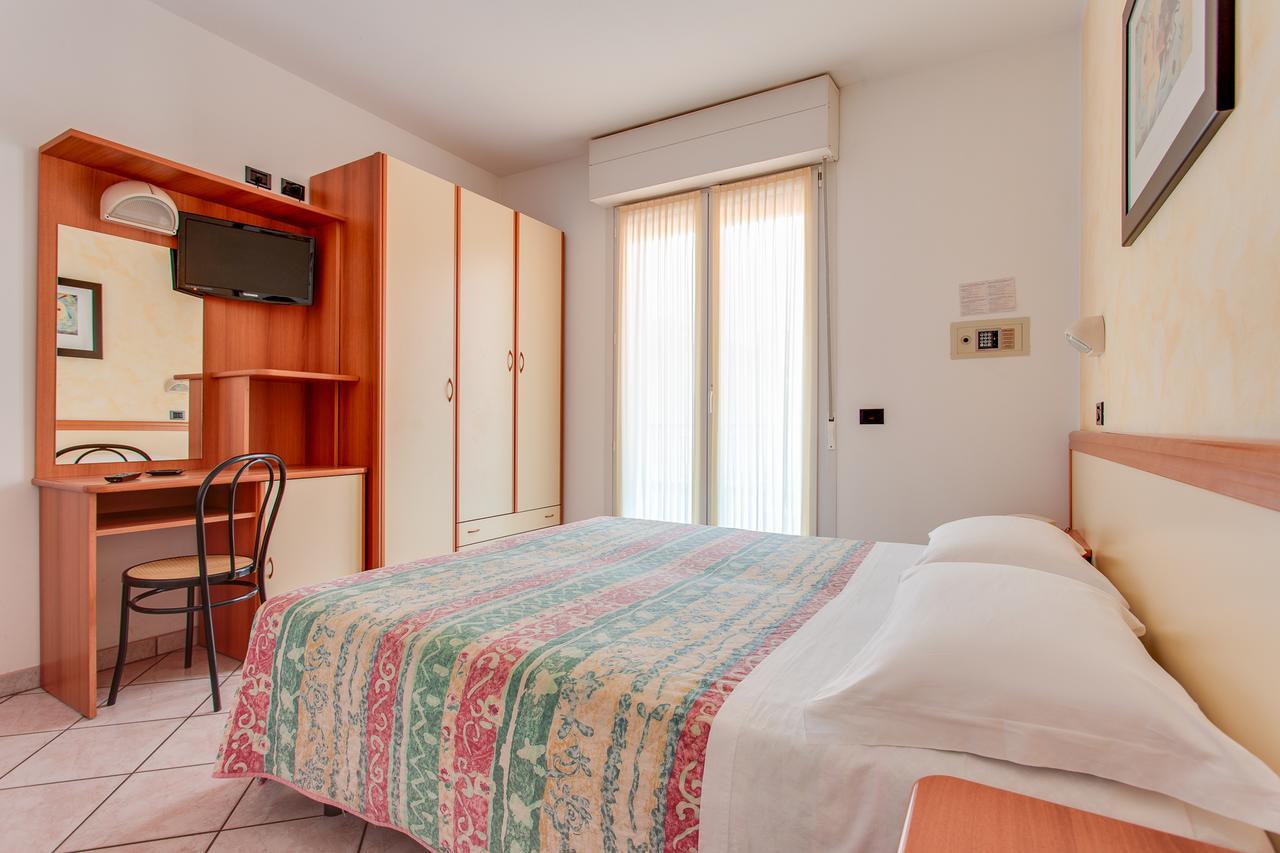 Hotel Villa Boschetti San Mauro Mare Extérieur photo
